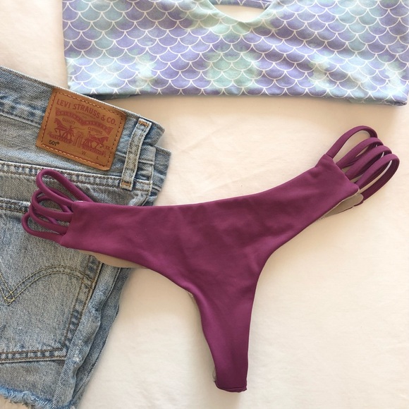 Midori Bikinis sangria “Tavarua” bottom - Picture 1 of 2